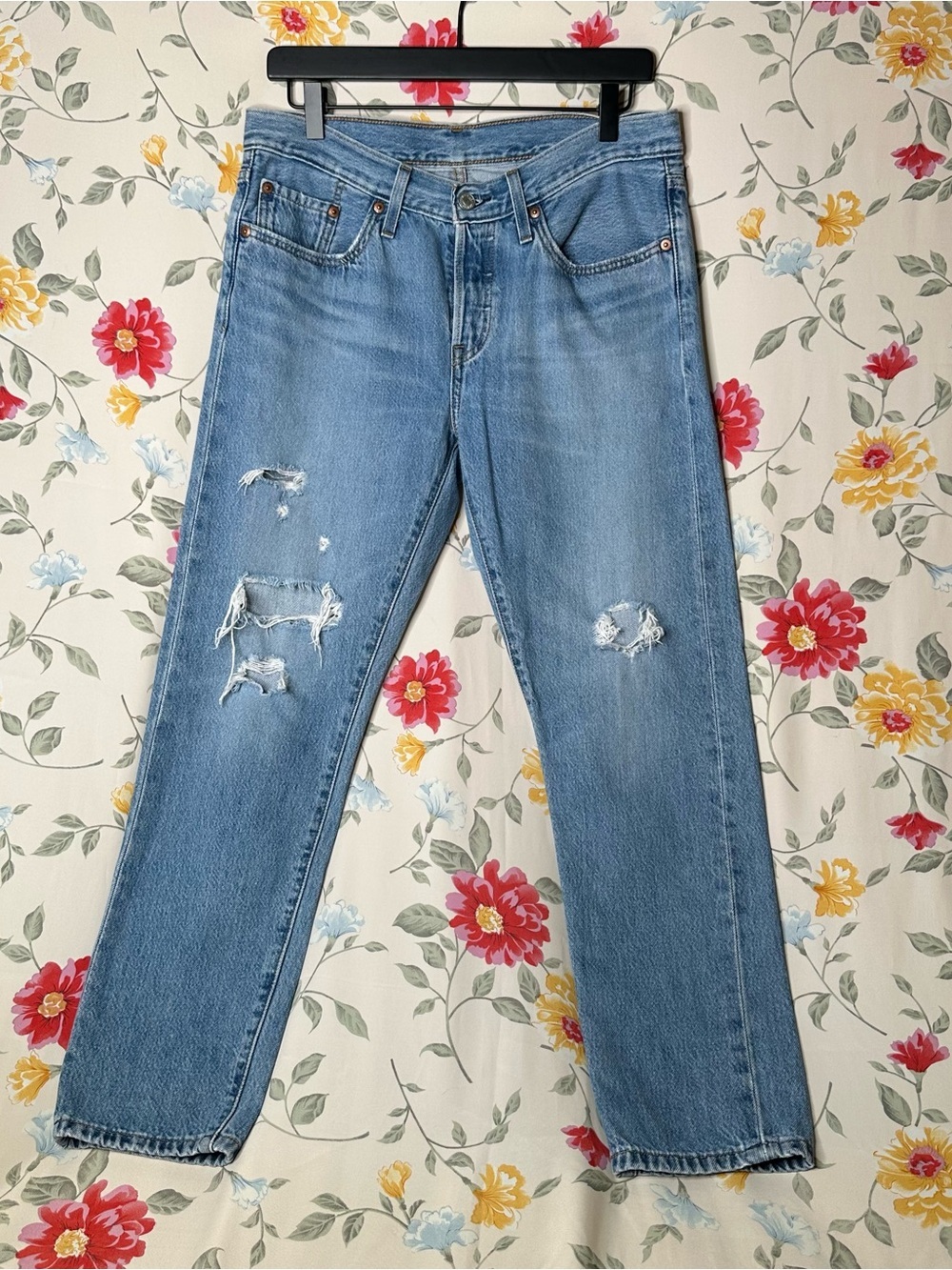 LEVI’S | Classic 501 T | Distressed Light Blue Jeans | Women’s W28 / L28